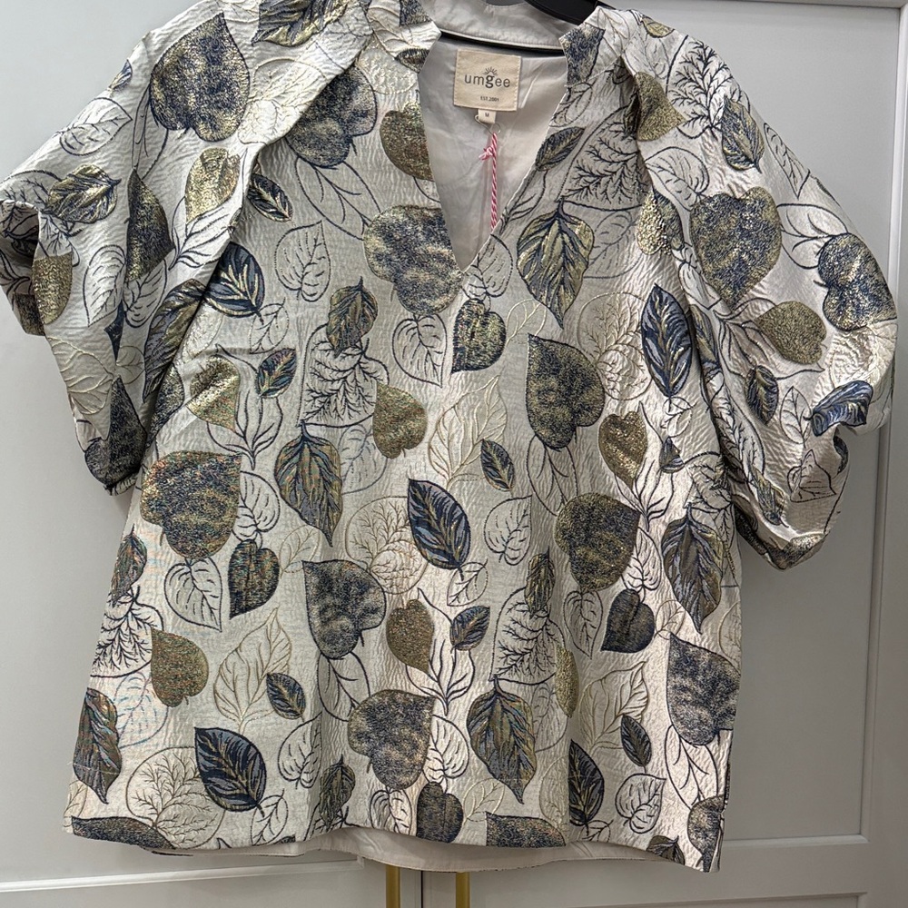 Umgee Leaf Print Casual Shirt - Blue and Gold.  Size Medium NWT